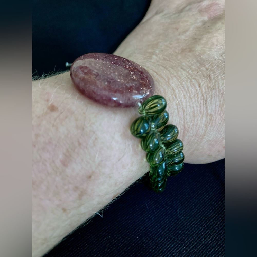 Glass Bracelet - Picture 4 of 4